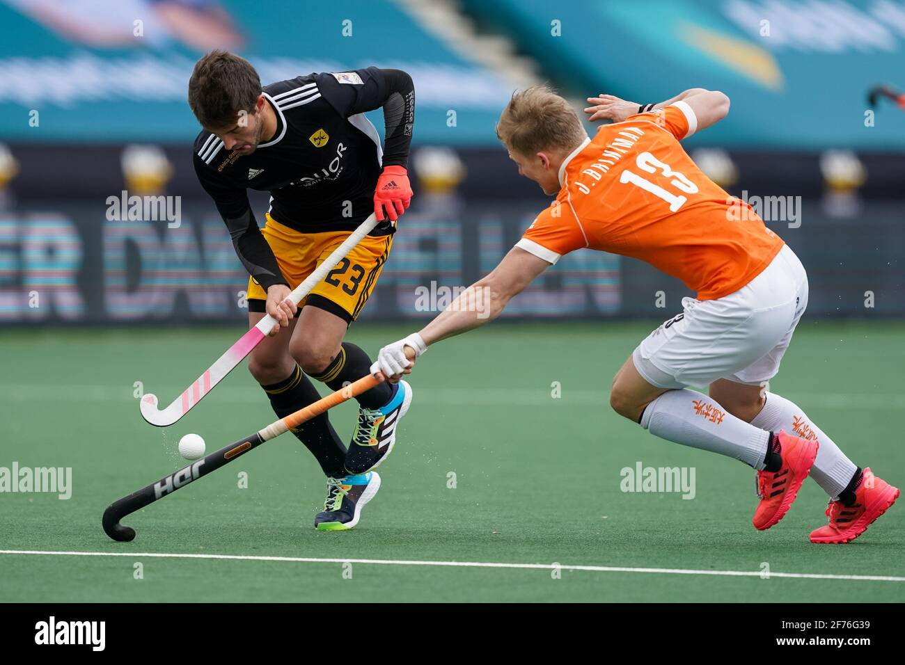 AMSTELVEEN, NETHERLANDS - APRIL 5: Joan Tarres of Atletic Terrassa HC and Jasper Brinkman of Bloemendaal during the Euro Hockey League Final match between Atletic Terrassa HC and Bloemendaal at Wagener Stadion on April 5, 2021 in Amstelveen, Netherlands (Photo by Andre Weening/Orange Pictures) Stock Photo