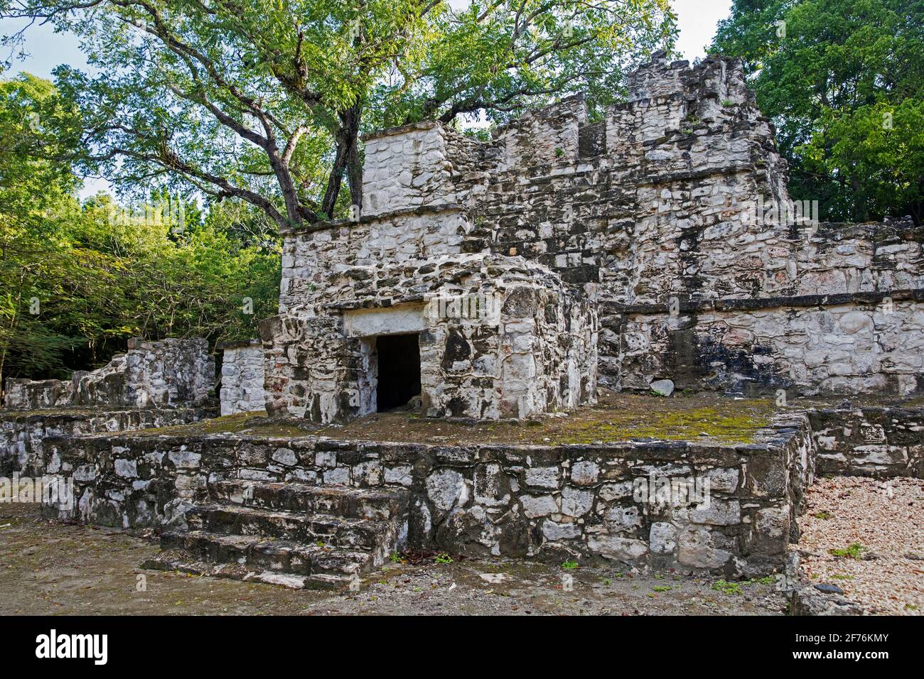 Ancient Maya ruins at Muyil / Chunyaxché in the Sian Ka'an Biosphere Reserve, Felipe Carrillo Puerto, Quintana Roo, Yucatán Peninsula, Mexico Stock Photo