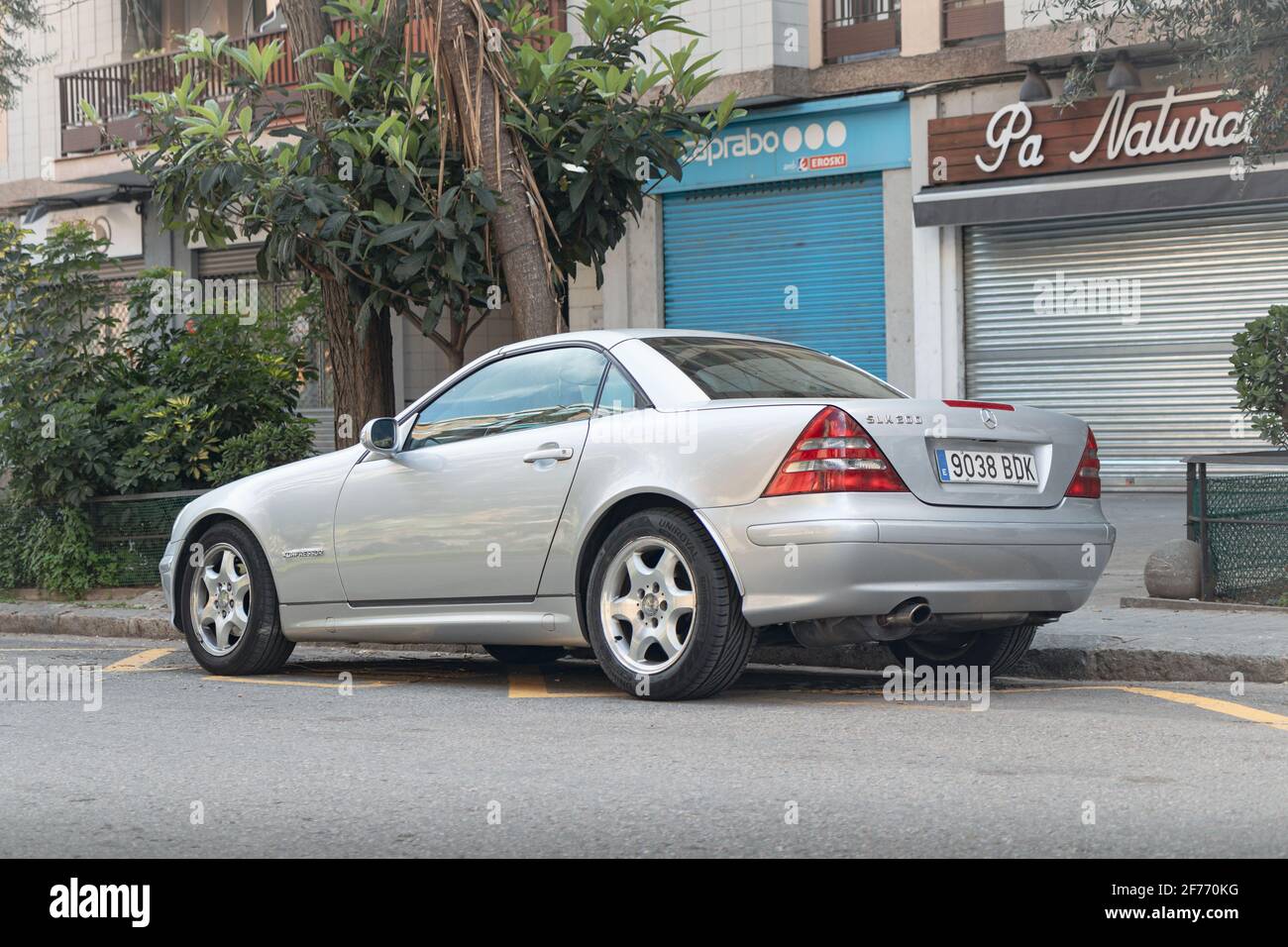 SABADELL, SPAIN-APRIL 4, 2021: Mercedes-Benz SLK 200 (R170), First  generation (1996–2004), rear view Stock Photo - Alamy