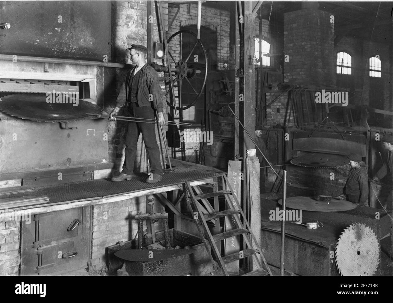 Tempering saws hires stock photography and images Alamy