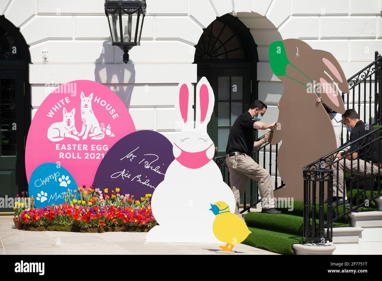 Washington, United States. 05th Apr, 2021. Decorations depicting Easter bunnies and chicks wearing face masks are seen at the South Portico steps of the White House before US President Joe Biden (not pictured) delivered remarks regarding Easter, in Washington, DC, USA, 05 April 2021. The traditional Easter Egg Roll at the White House with thousands of visitors was not held due to the coronavirus COVID-19 pandemic. Credit: Sipa USA/Alamy Live News Stock Photo