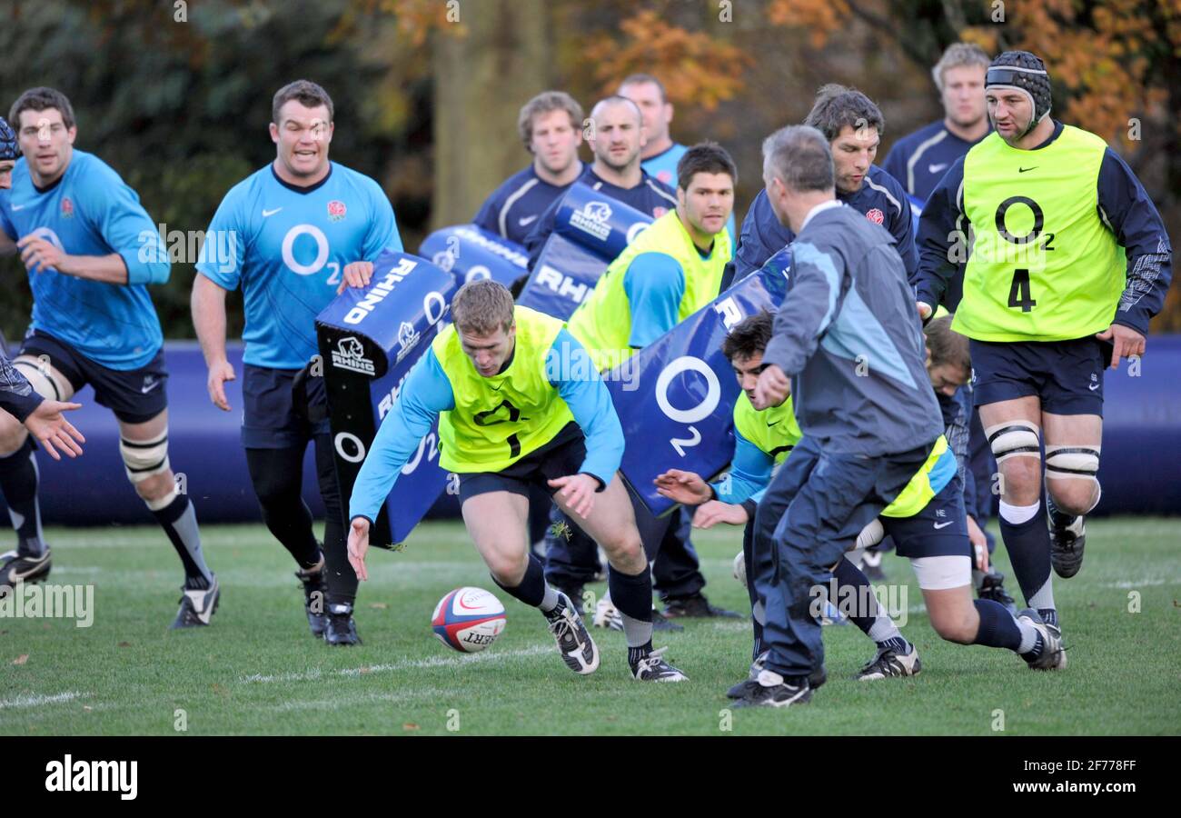 ENGLAND TRAINING FOR THEIR MATCH WITH AUSTRALIA 11/11/2008. PICTURE DAVID ASHDOWN Stock Photo