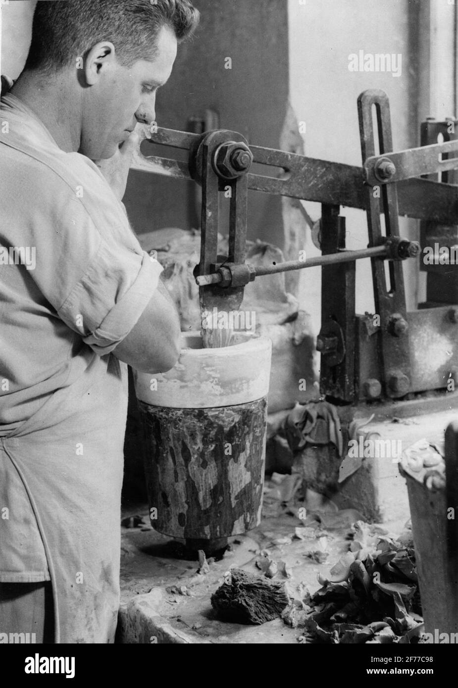 Gustavsberg's porcelain factory. Turning of vessels Stock Photo Alamy