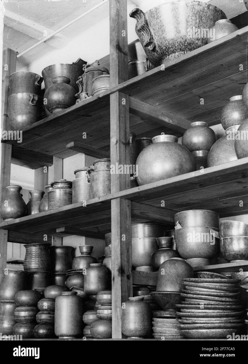 Gustavsberg's porcelain factory. Wilhelm Kehowens department. Storage of the argenta series