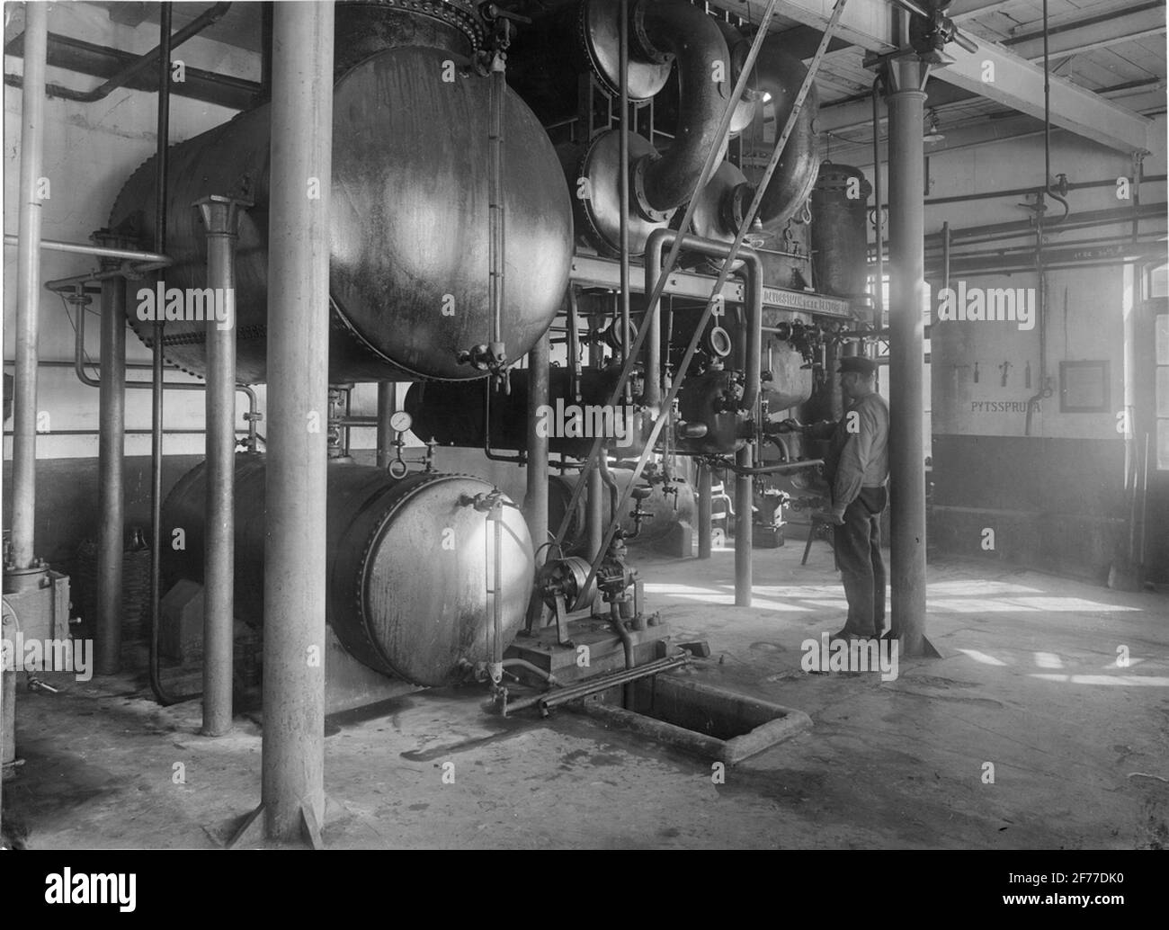 Liljeholmens Stearinfabrik. Glycerindestillation, 1926 Stock Photo - Alamy