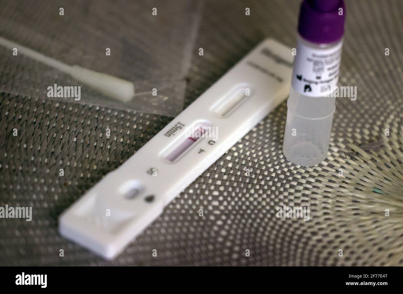 Kaufbeuren, Germany. 05th Apr, 2021. The test cassette of a Corona rapid test (antigen test) shows a negative result. Credit: Karl-Josef Hildenbrand/dpa/Alamy Live News Stock Photo