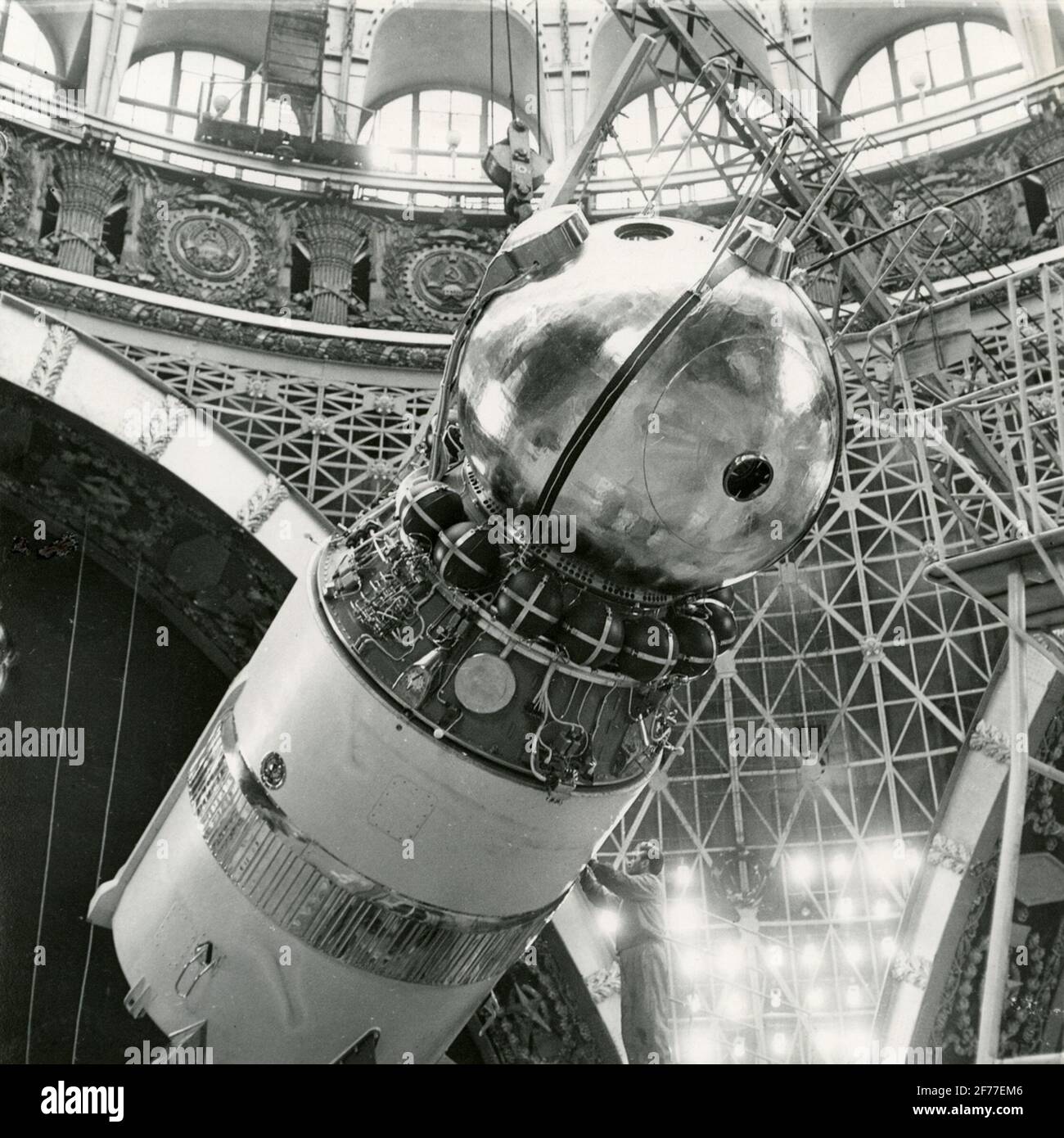 Первый пилотируемый космический корабль восток. Vostok 1960. Восток-1 космический корабль. Космический корабль Восток. Космический аппарат Гагарина.