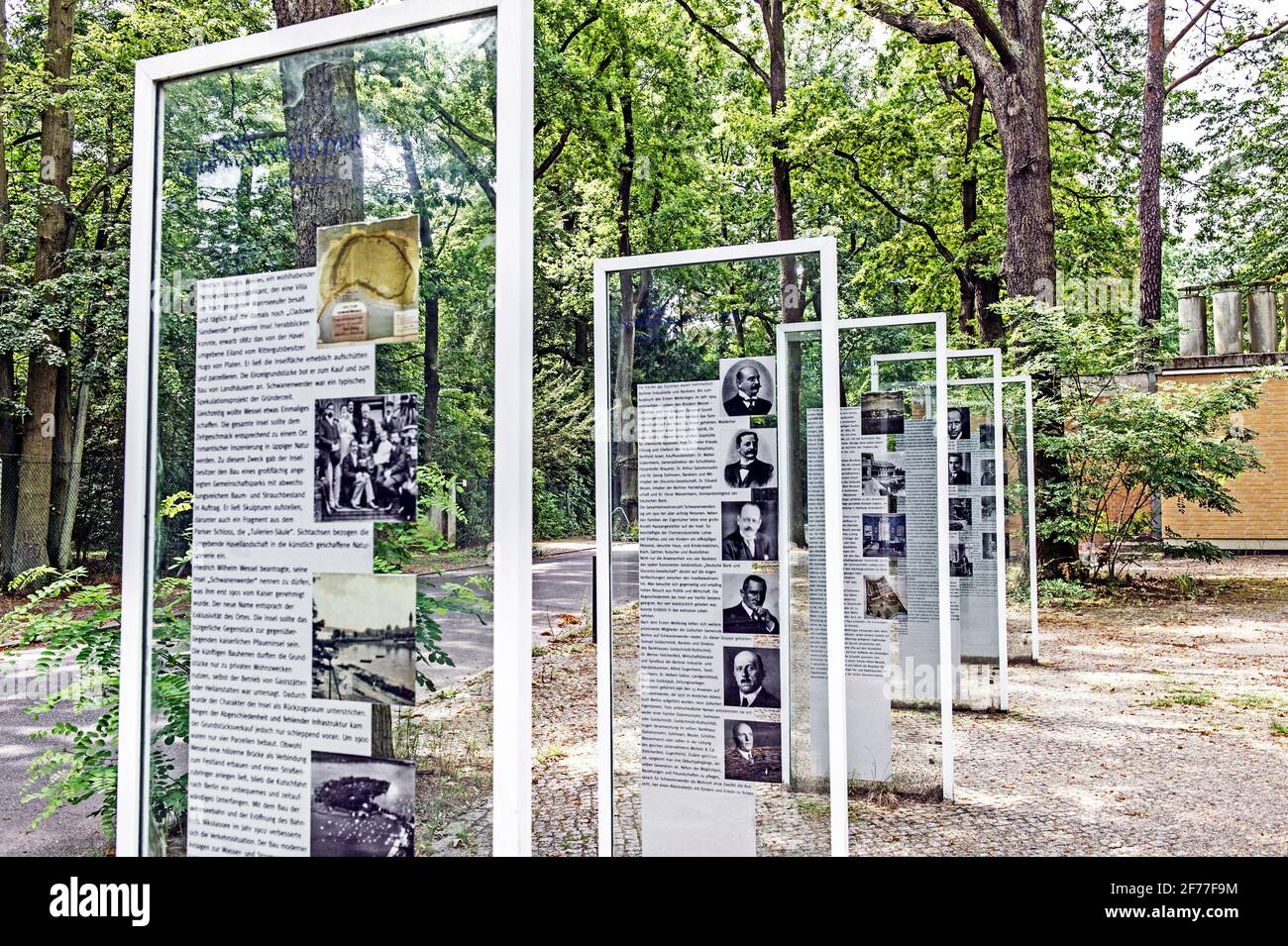 Berlin Insel Schwanenwerder Erinnerung an frühere Eigentümer und Bewohner Stock Photo Alamy