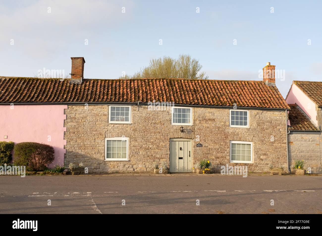 April 2021 Traditional cottage in Somerset, UK Stock Photo Alamy