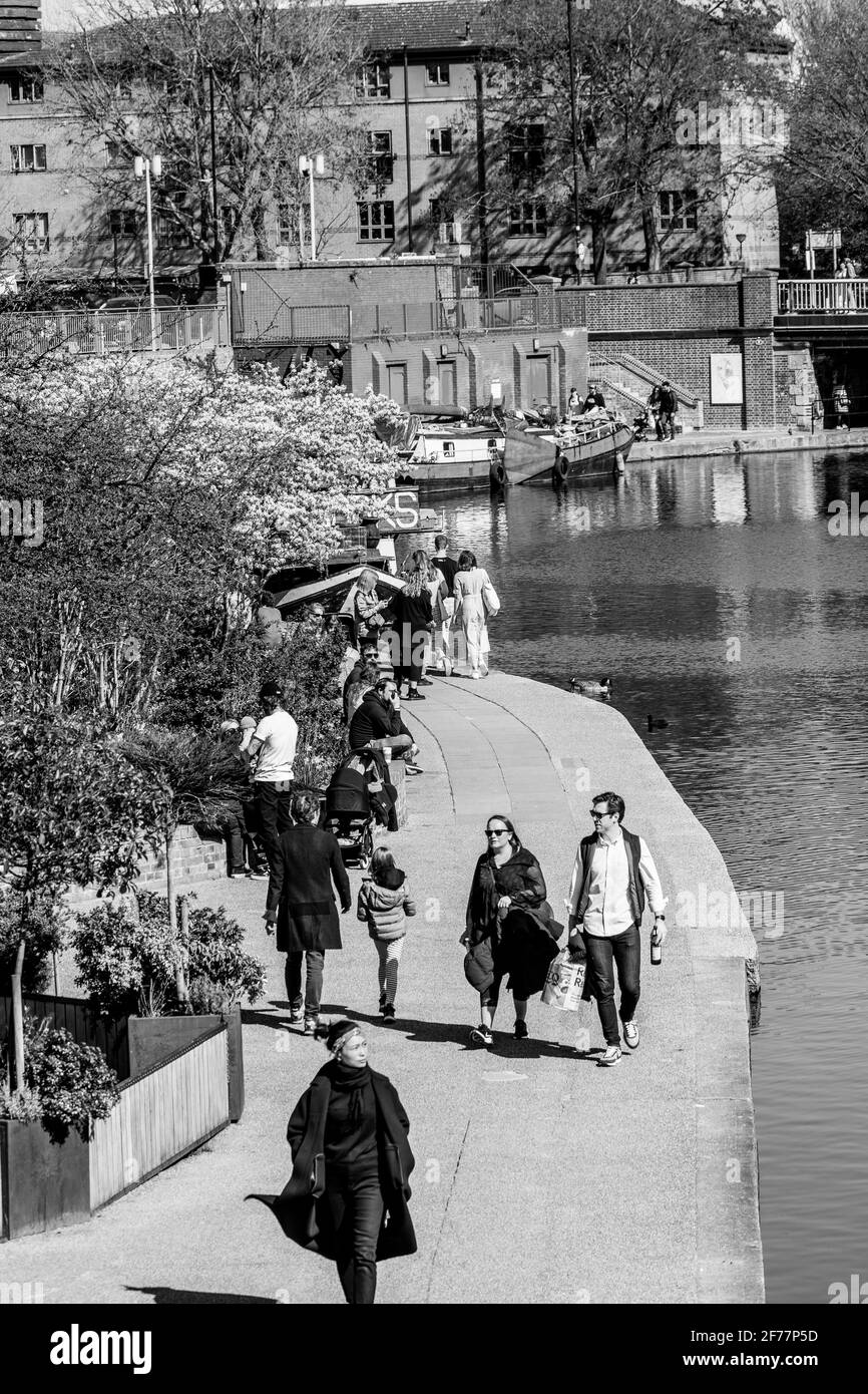 London canals and Kings Cross Stock Photo Alamy