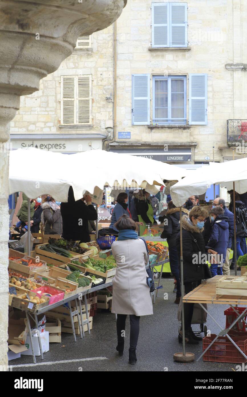 France, Dordogne, Perigord Blanc, Perigueux, Place de la Clautre ...