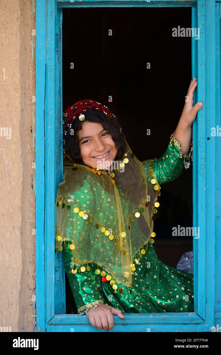 Iranian girl in traditional Azari costume.  Traditional outfits,  Traditional dresses, Women