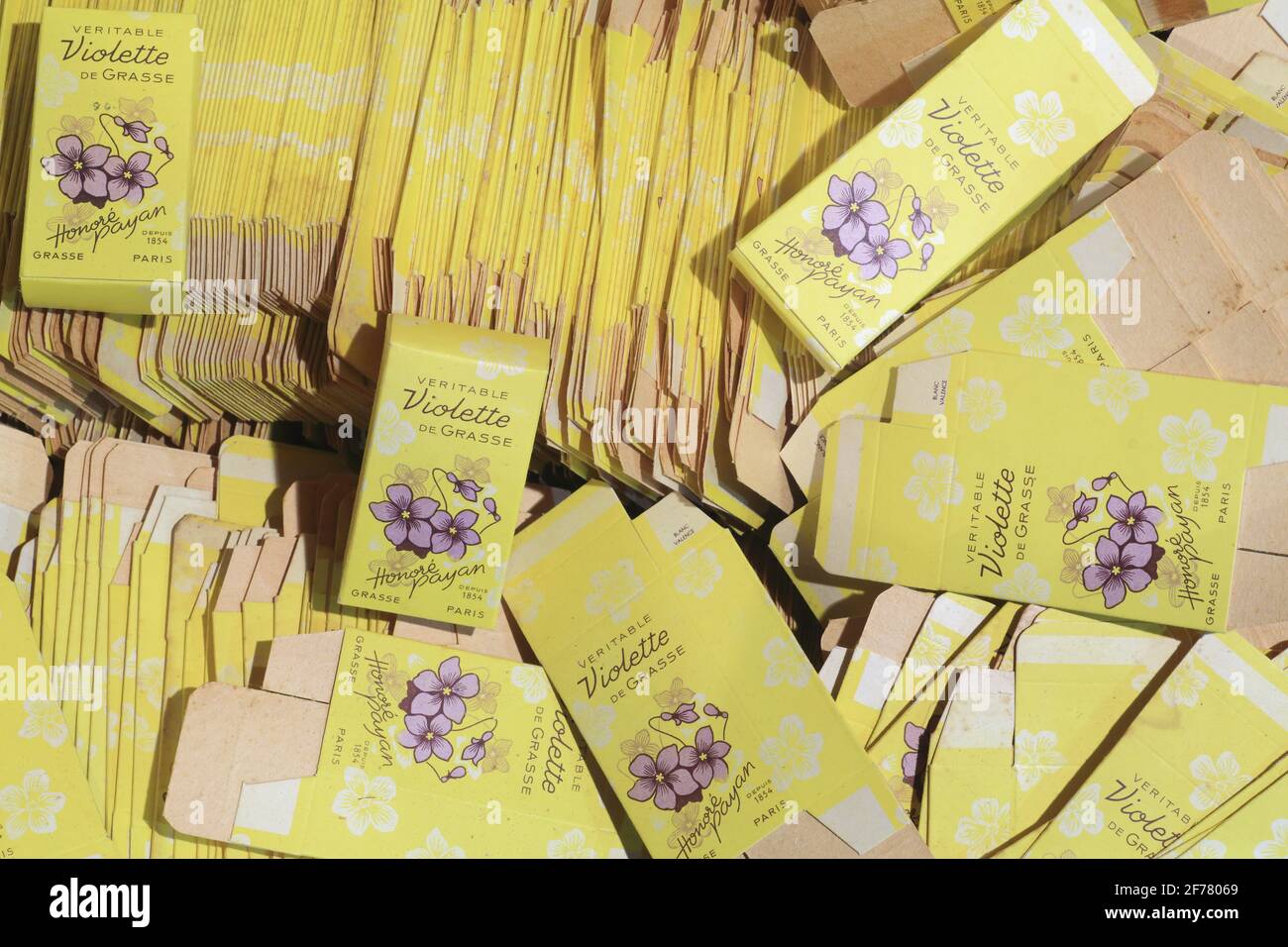 France, Alpes Maritimes, Grasse, vintage packaging of eau de toilette with  real Grasse violet from Maison Honore Payan (founded in 1854 Stock Photo -  Alamy