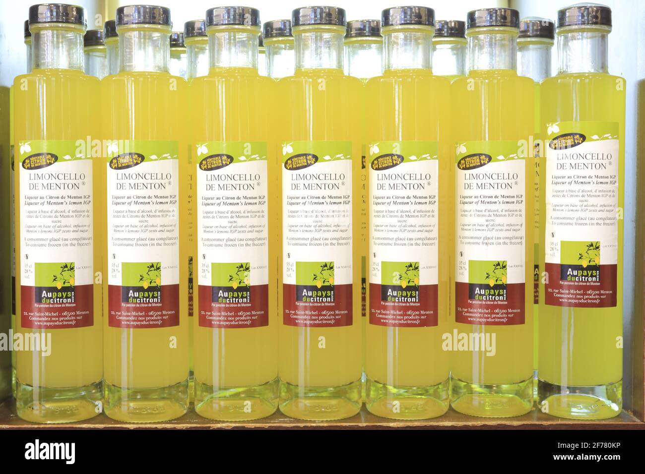 Limoncello Italien De Liqueur De Citron Photo stock - Image du