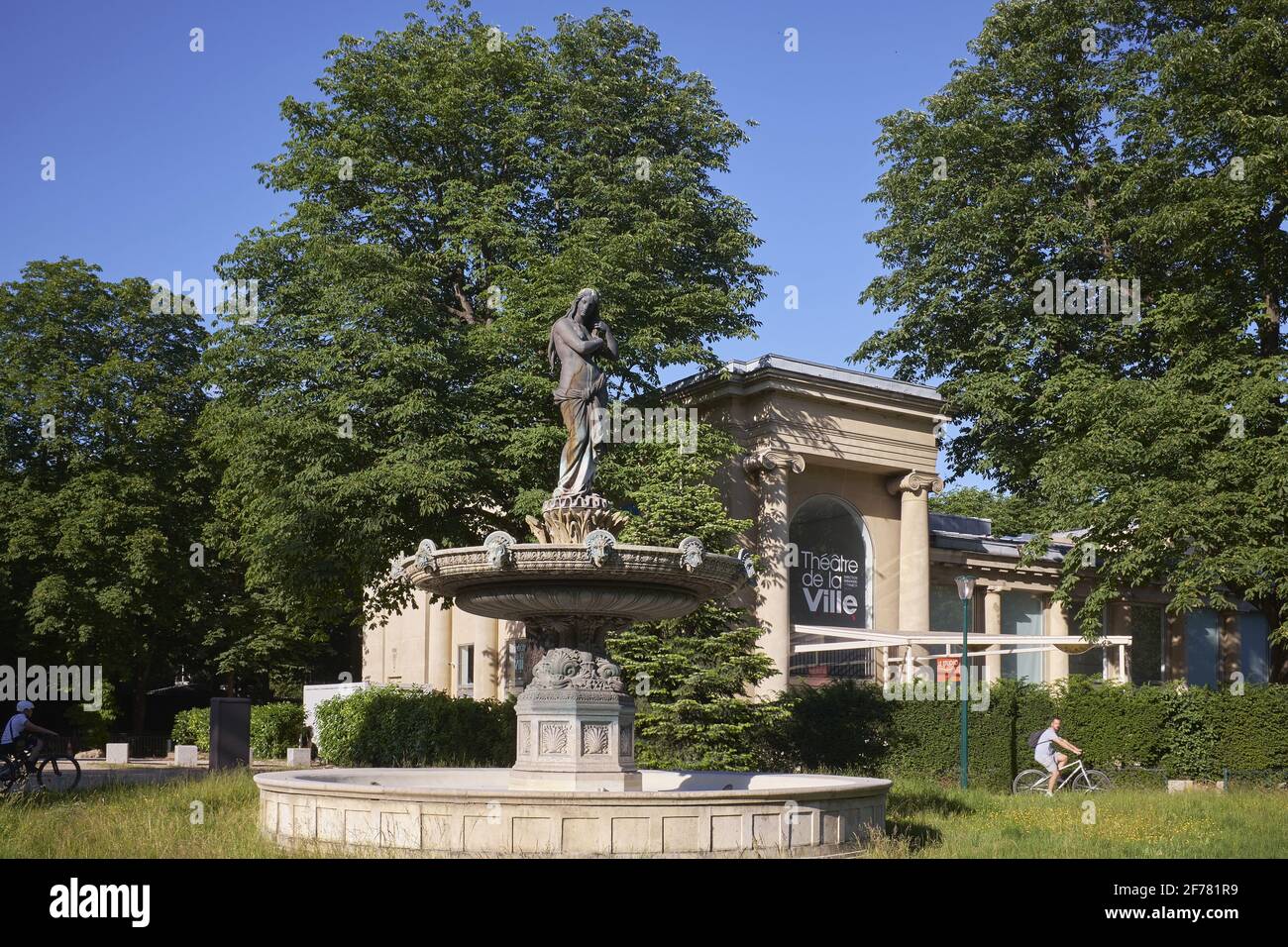 France, Paris, Champs Elysees district, Espace Pierre Cardin, former Cafe des Ambassadeurs, the statue of Venus taking her bath by the sculptor Francisque Duret Stock Photo