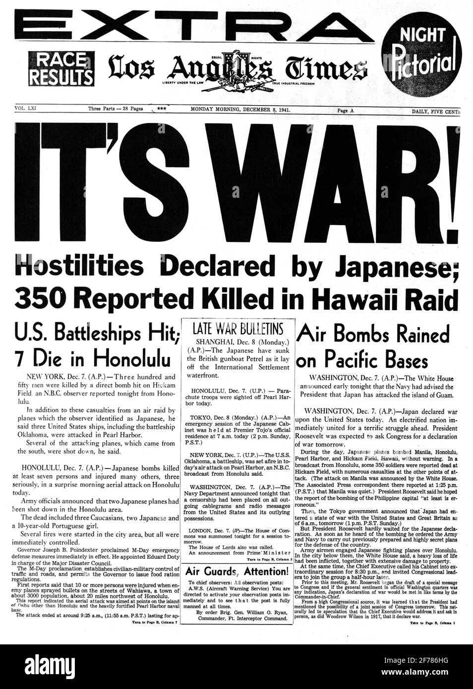 1940s THE LOS ANGELES TIMES NEWSPAPER DECEMBER 8 1941 HEADLINES ITS WAR JAPANESE BOMBED PEARL HARBOR LOS ANGELES CA USA - asp h1090 ASP001 HARS ITS POLITICS DECEMBER EXTRA STILL LIFE FOURTH ESTATE WORLD WAR 2 1941 BEGINNING BLACK AND WHITE DECEMBER 7 INFAMY LOS ANGELES OLD FASHIONED Stock Photo