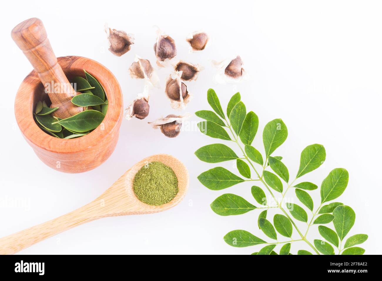 Seeds, leaves and moringa powder - Moringa oleifera Stock Photo - Alamy