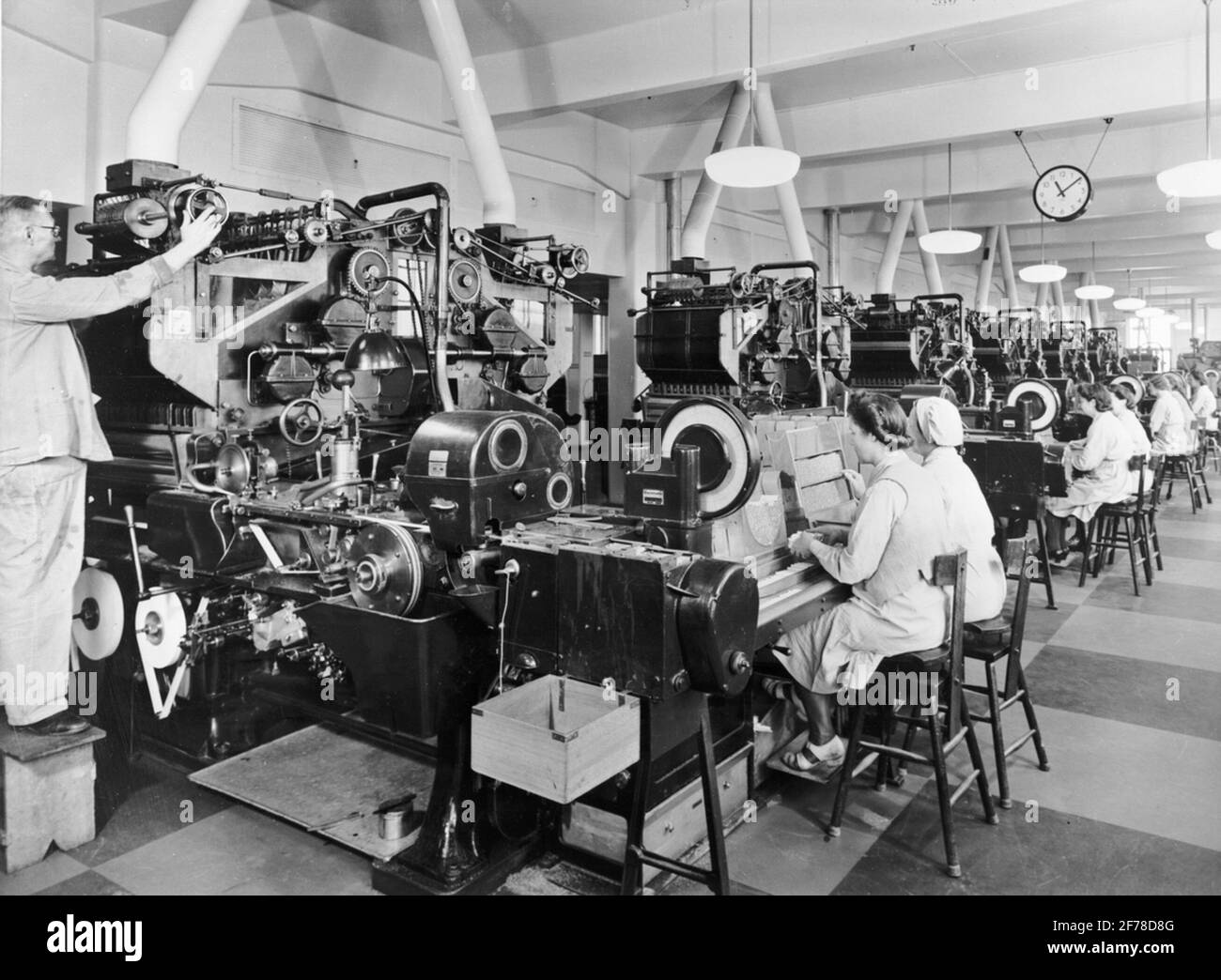 Tobacco factory in Stockholm. Machine for manufacturing S.K. String