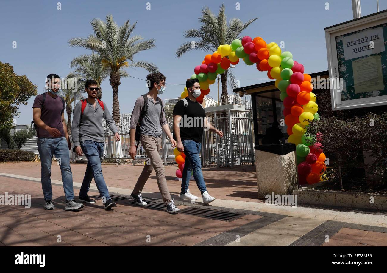 Ramat Gan. 10th Dec, 2020. Students walk in the campus at Bar Ilan University at central Israeli city of Ramat Gan on April 5, 2021. Israel's Ministry of Health reported 353 new COVID-19 cases on Monday, raising the total infections in the country to 834,563. The number of patients in serious conditions decreased from 344 to 323, out of the 489 hospitalized patients. This is the lowest number of patients in serious conditions in Israel since Dec. 10, 2020 when it stood at 320. Credit: Gil Cohen Magen/Xinhua/Alamy Live News Stock Photo