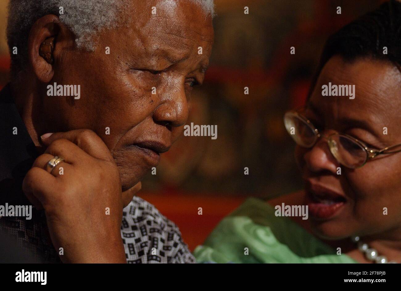 Graca Machel Nelson Mandela High Resolution Stock Photography And Images Alamy