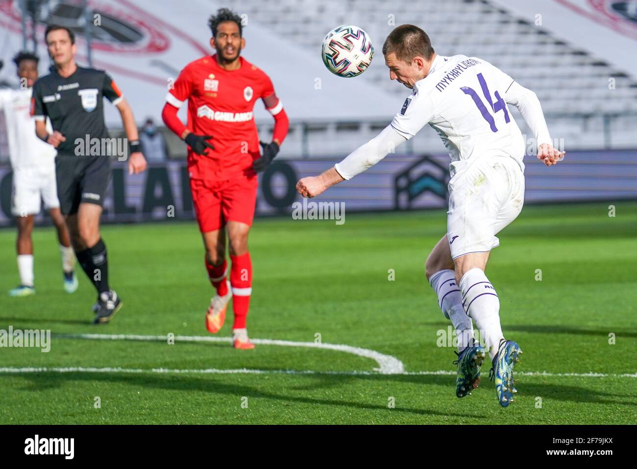 BRUSSELS, BELGIUM - DECEMBER 11: Michael Murillo of RSC Anderlecht during  the Pro League match between RSC Anderlecht and KRC Genk at Lotto Park on  de Stock Photo - Alamy