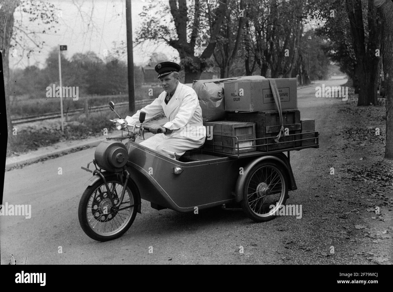 The electric cycle. >> Stock Photo Alamy
