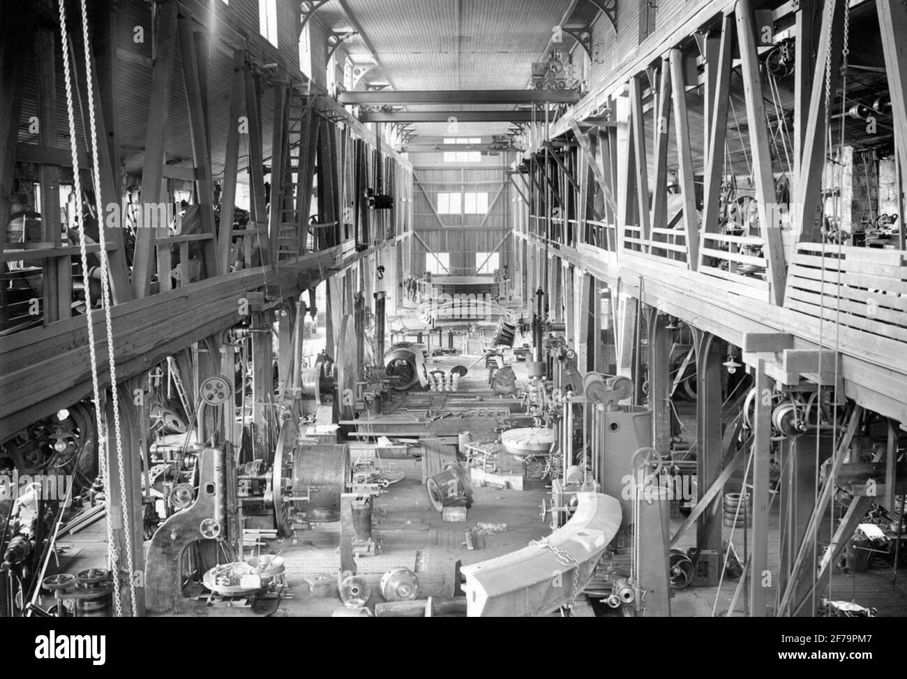 Electric machines. Interior of the workshop in 1910 Stock Photo - Alamy