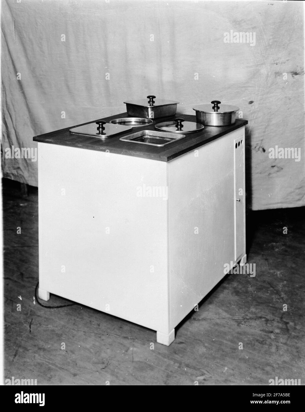 The Electrolux laboratory. IceCream box 4 Hole Stock Photo Alamy