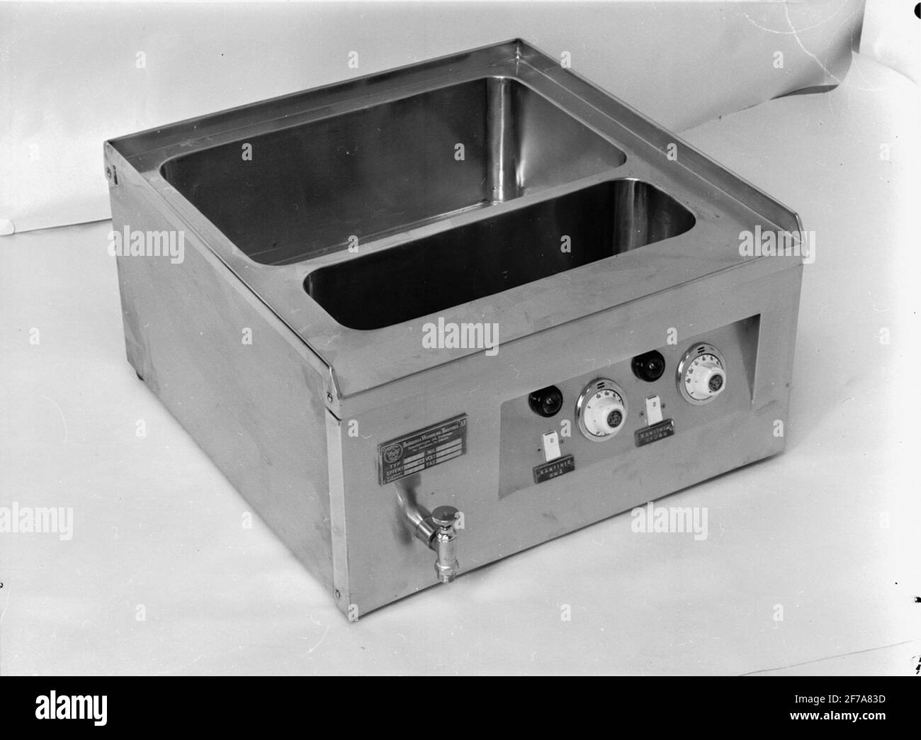 Water bath for two canteens of different size Stock Photo Alamy