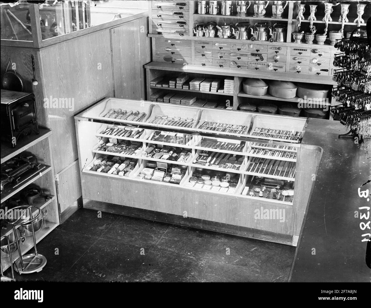 Hardware store interior Black and White Stock Photos & Images Alamy