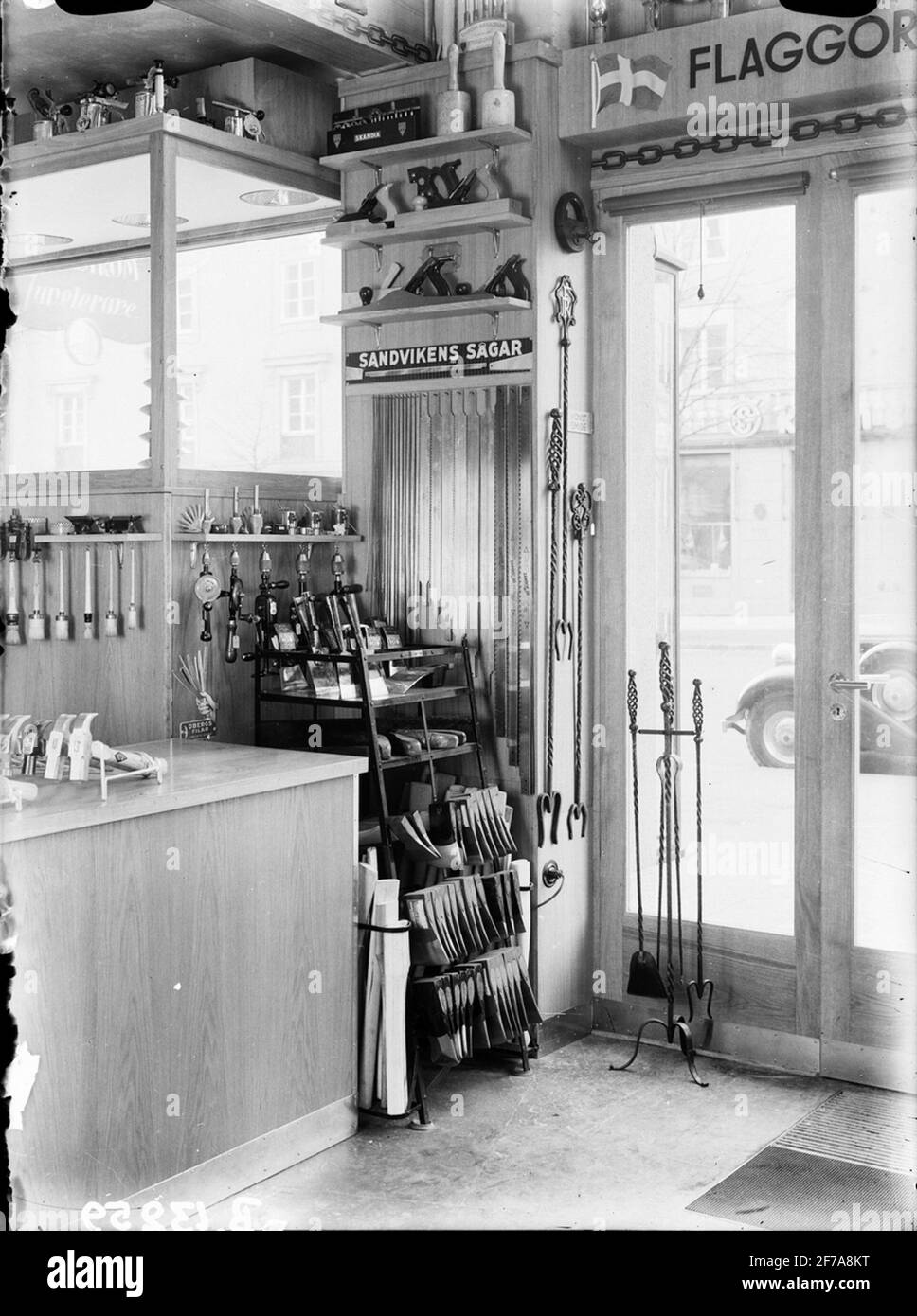Interior larger hardware store Stock Photo Alamy