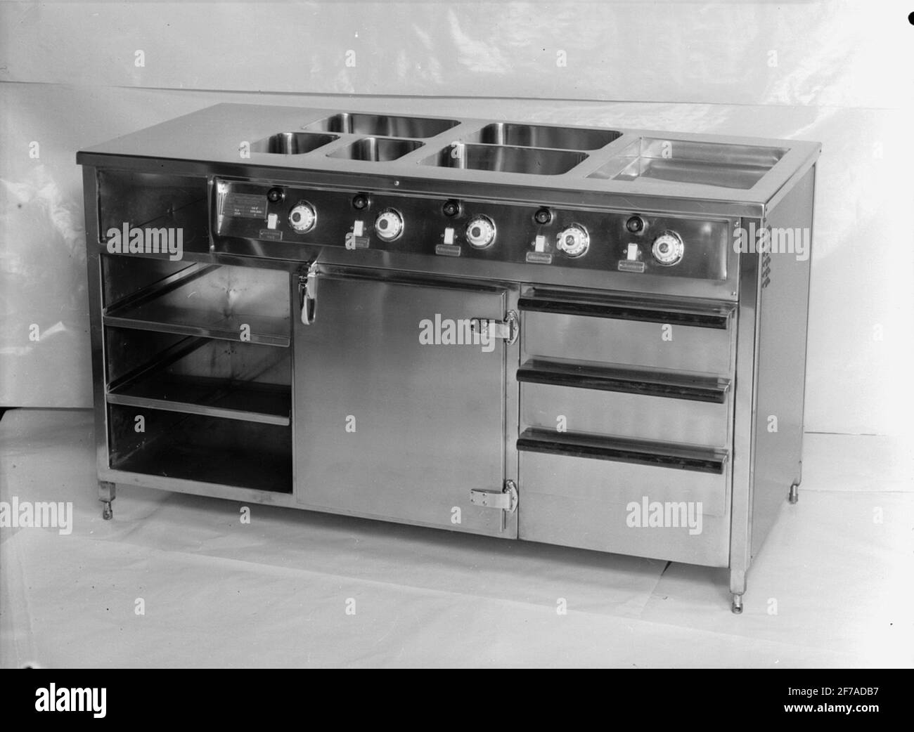 Heat cart. >> Stock Photo