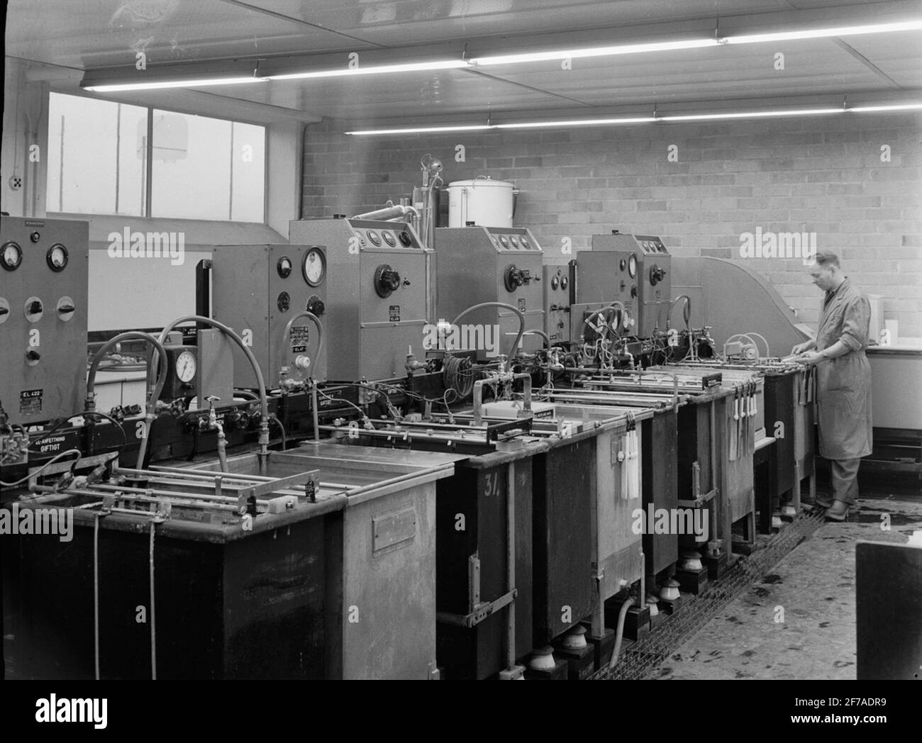 Early 20th century interiors hi-res stock photography and images - Alamy