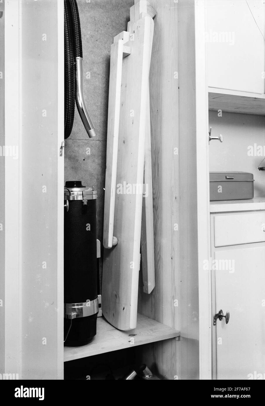 Cleaning process Black and White Stock Photos & Images - Alamy