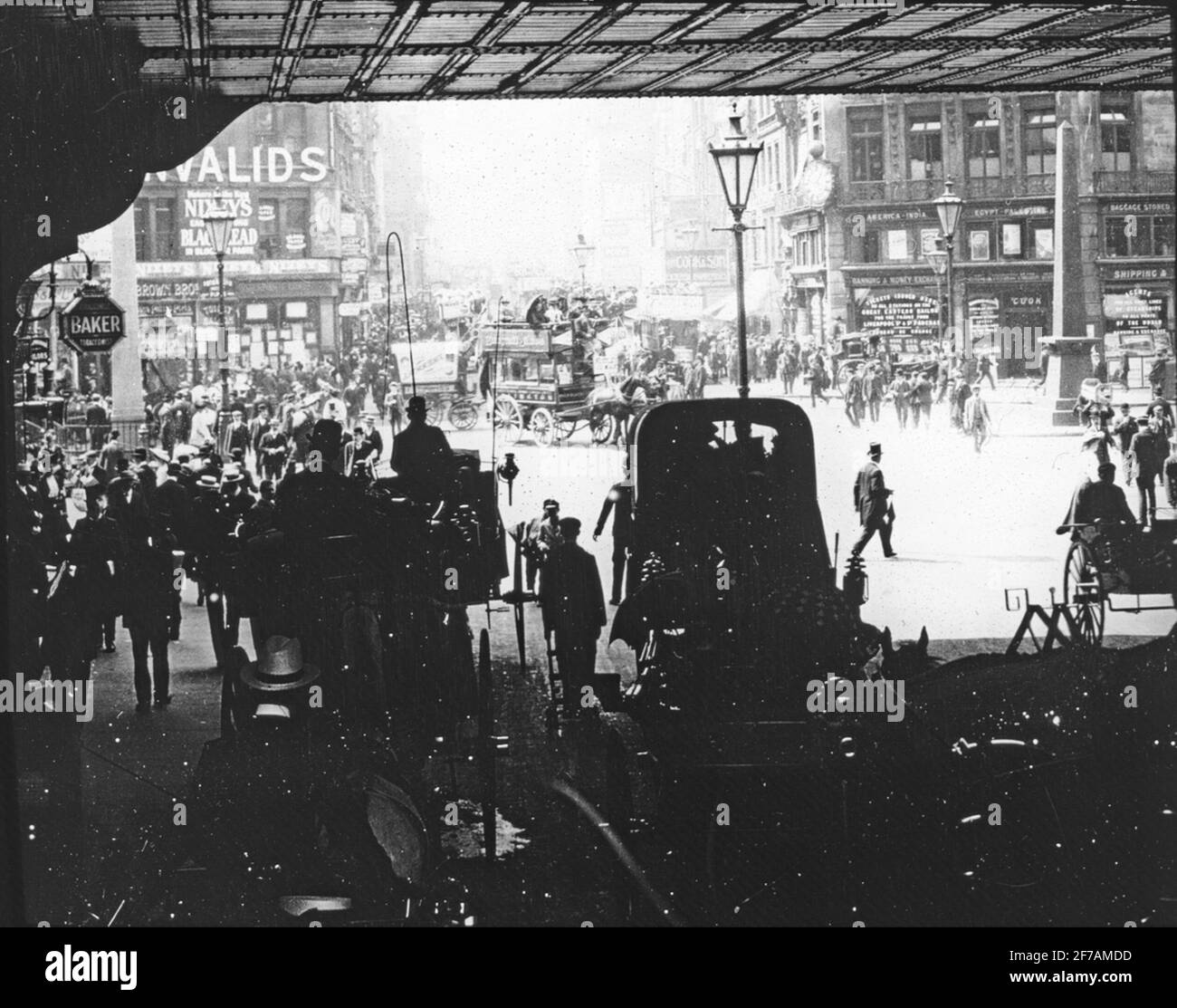 SkiopT icon image with motifs of busy street in London at the turn of the century 1900. Bakerstreet.The image has been stored in cardboard labeled :? Stock Photo