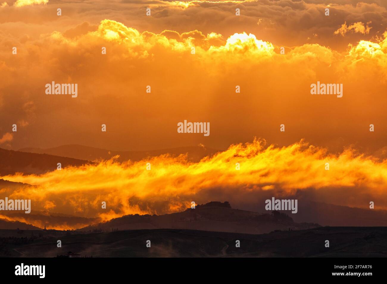Clouds rolling over the mountain ridge hi-res stock photography and ...