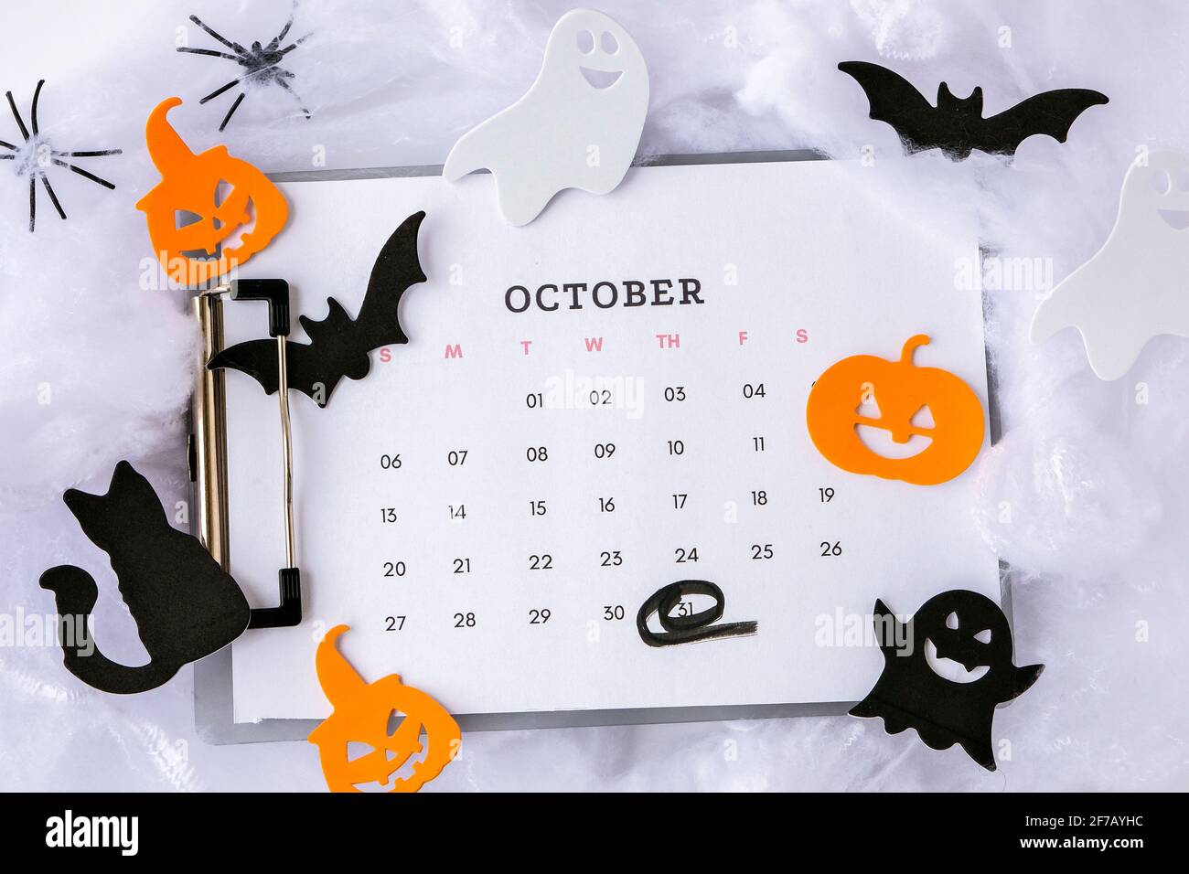 Calendar 31st of October date. Halloween background. Planning party ...
