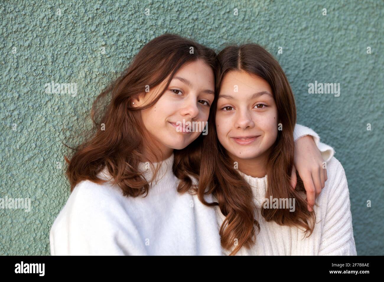Portrait of two friends Stock Photo - Alamy