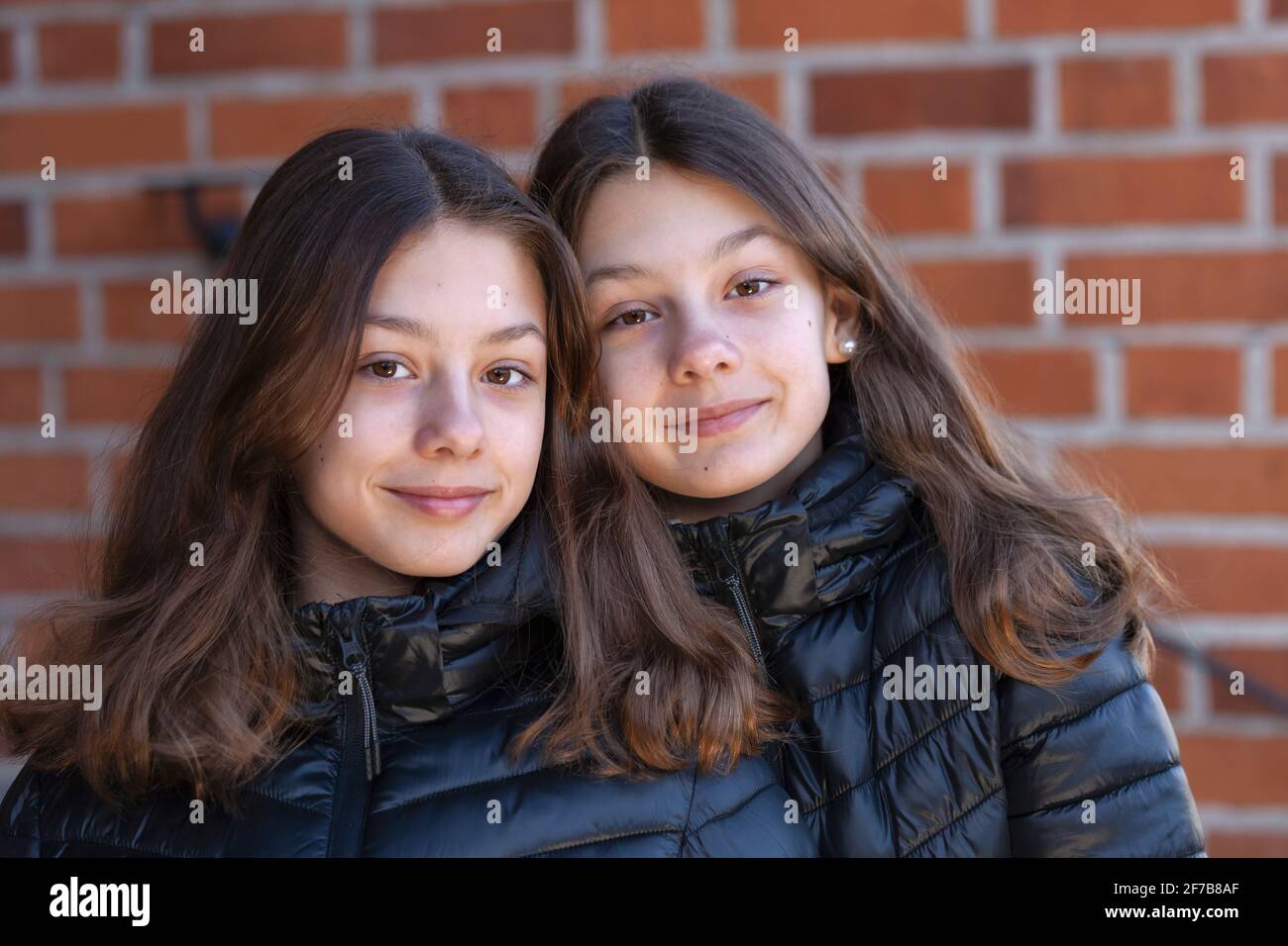 Portrait of two friends Stock Photo - Alamy