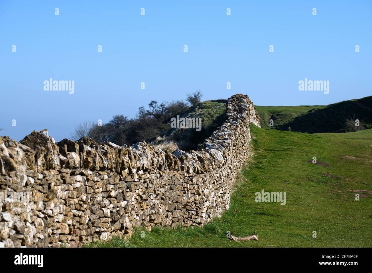 Old stone wall in the English Countryside Stock Photo - Alamy