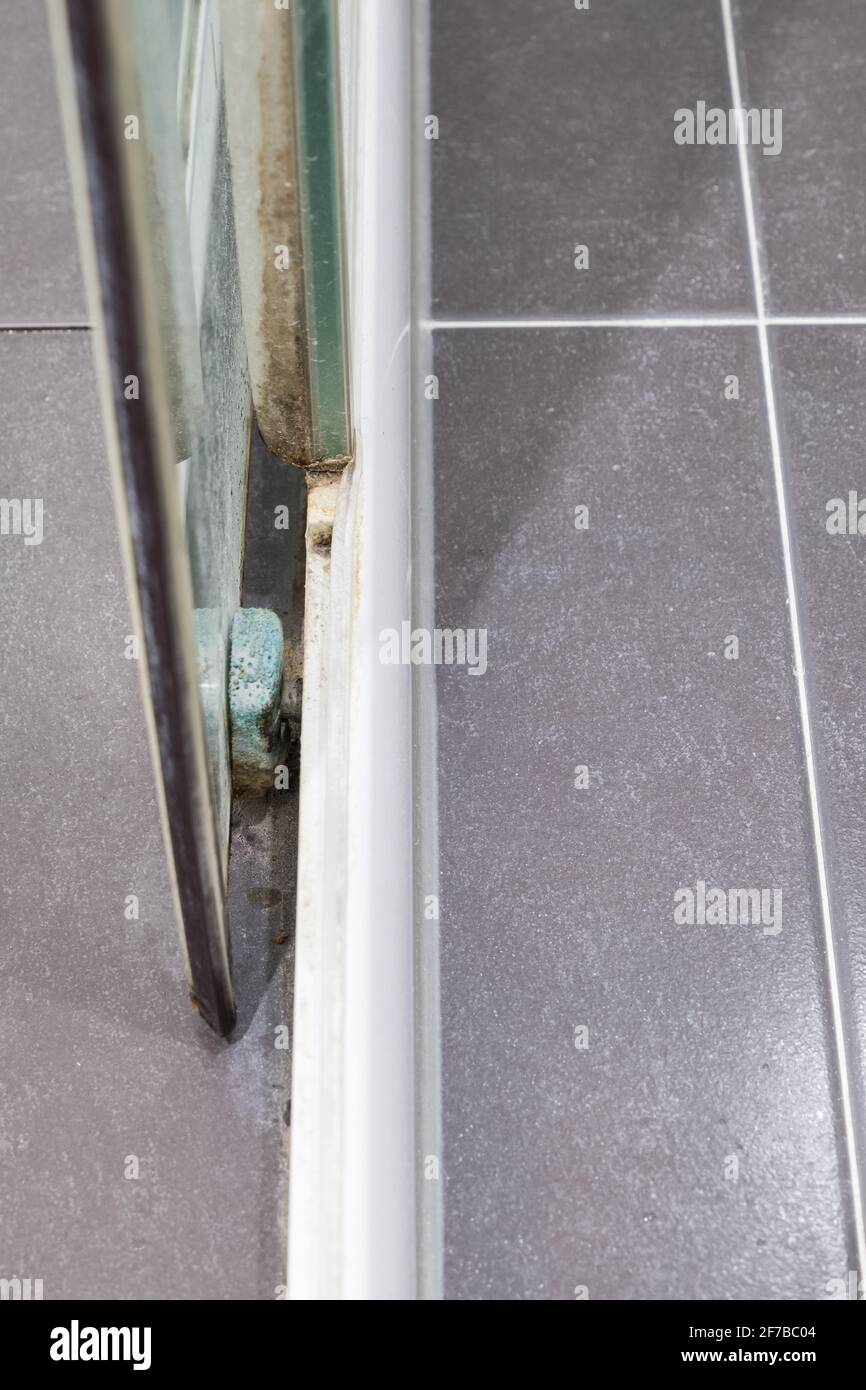 Shower enclosure hi-res stock photography and images - Alamy