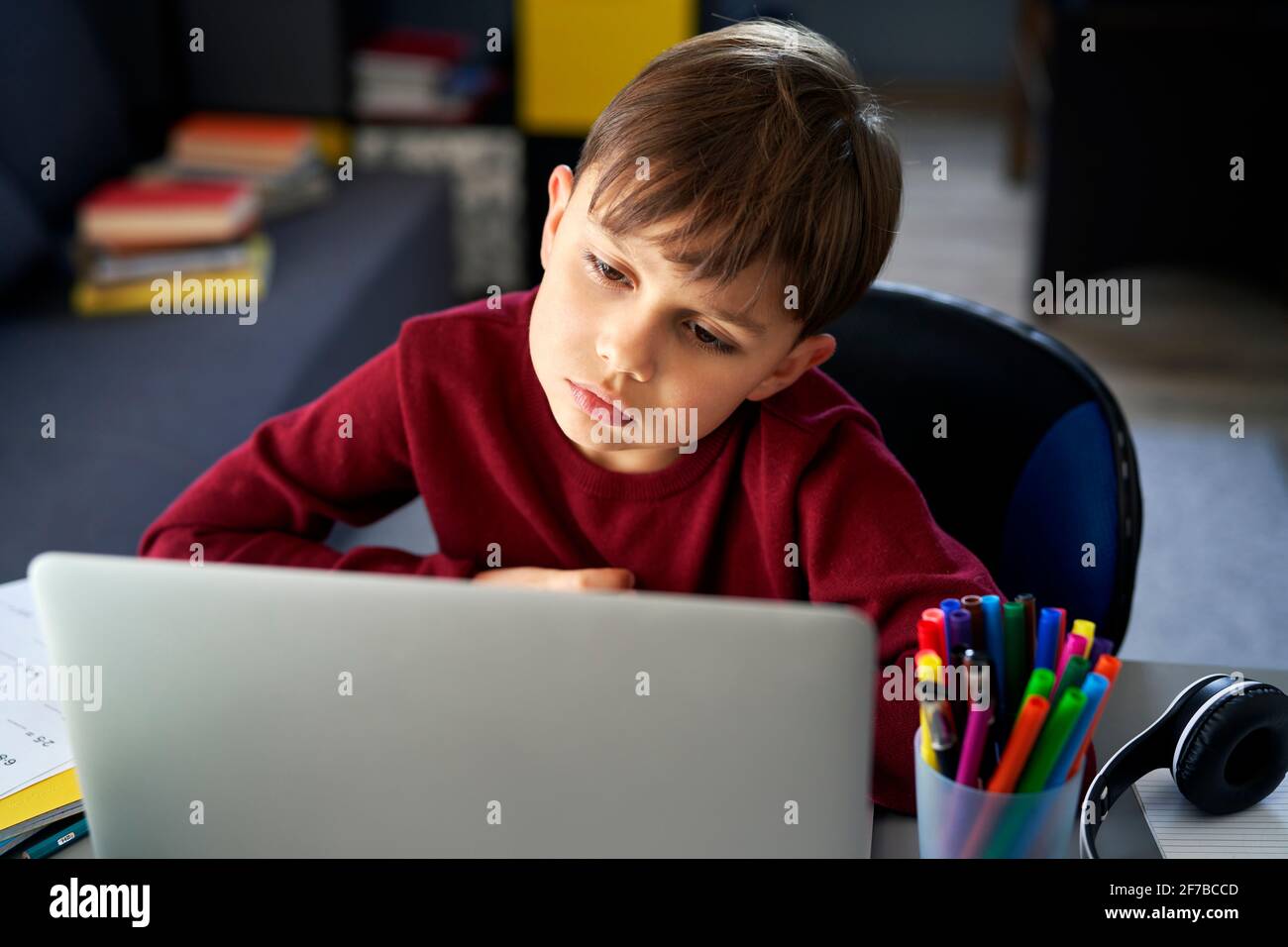 Child computer back view school hi-res stock photography and images - Alamy