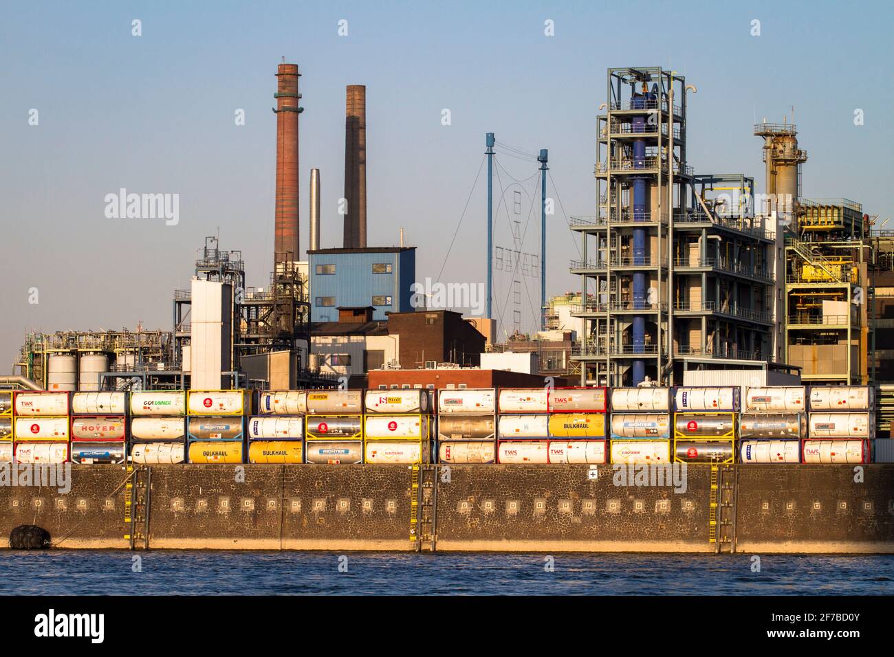 view over the Rhine to the Chempark, former known as the Bayerwerk, Leverkusen, North Rhine-Westphalia, Germany.   Blick ueber den Rhein zum Chempark, Stock Photo