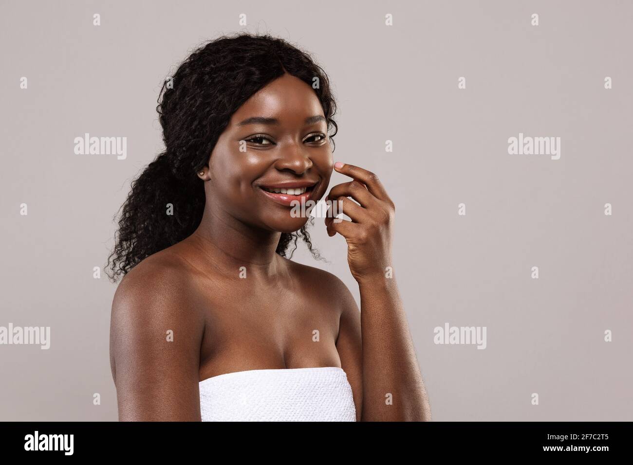 African woman beautiful skin model hi-res stock photography and images ...