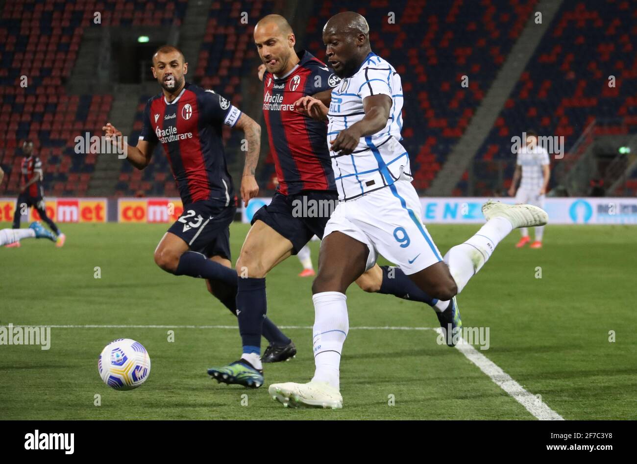 Bologna, Italy. 03rd Apr, 2021. Interâ&#x80;&#x99;s Romelu Lukaku during Bologna FC vs Inter - FC Internazionale, Italian football Serie A match in Bologna, Italy, April 03 2021 Credit: Independent Photo Agency/Alamy Live News Stock Photo