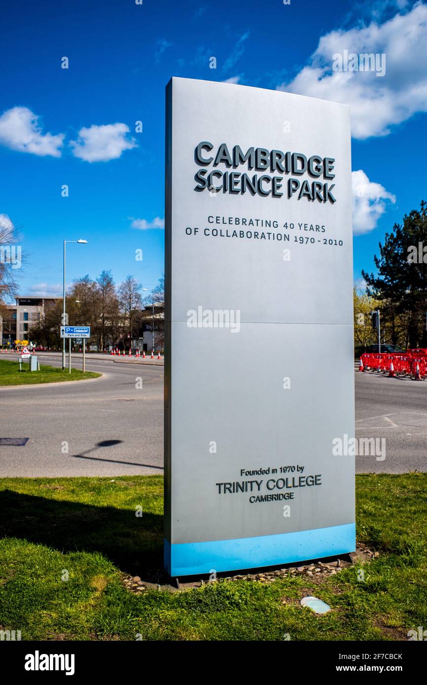 Cambridge Science Park UK - Sign at the entrance to the Cambridge Science Park in North Cambridge UK. The park was founded by Trinity College in 1970. Stock Photo