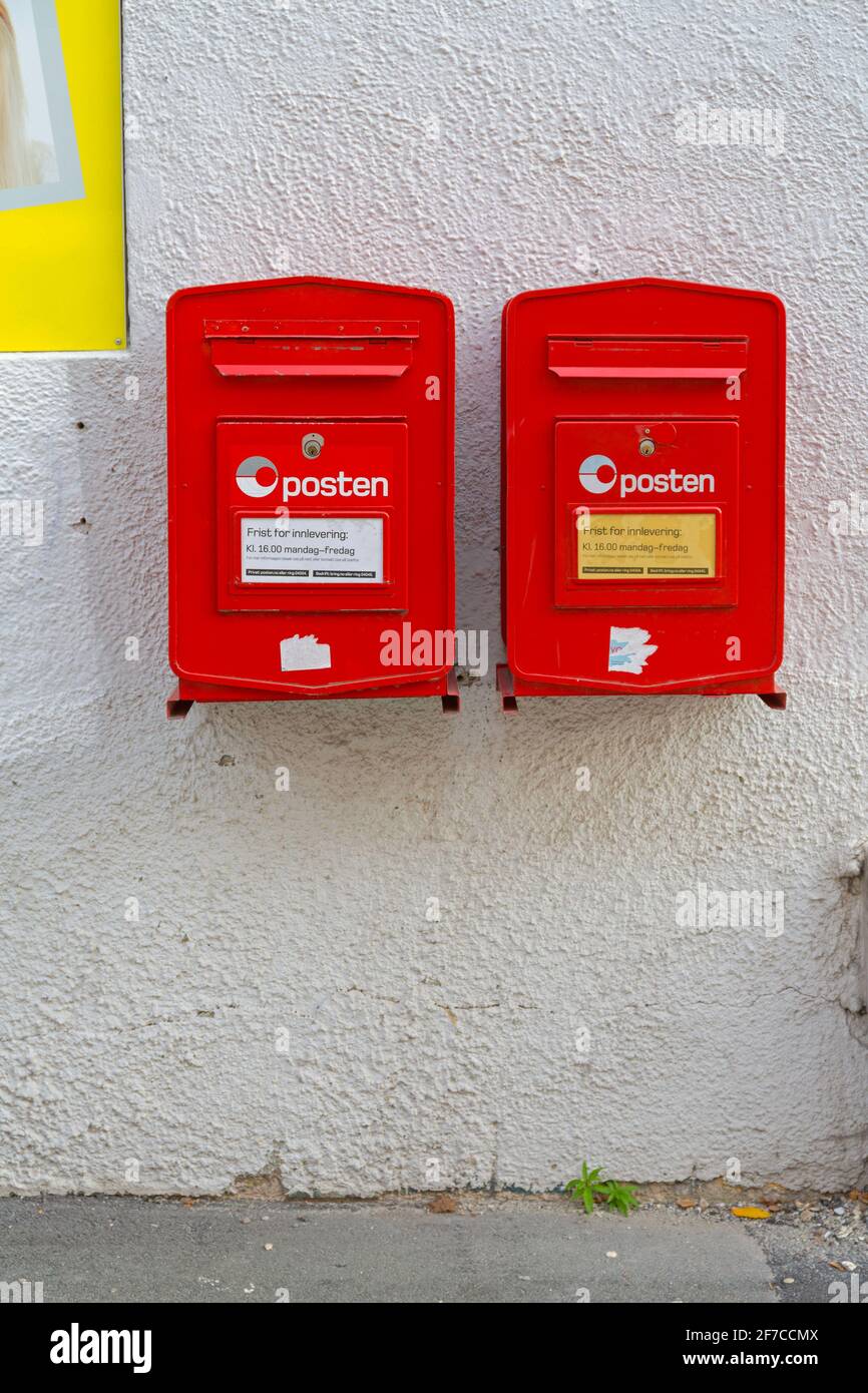 Red post boxes hires stock photography and images Alamy