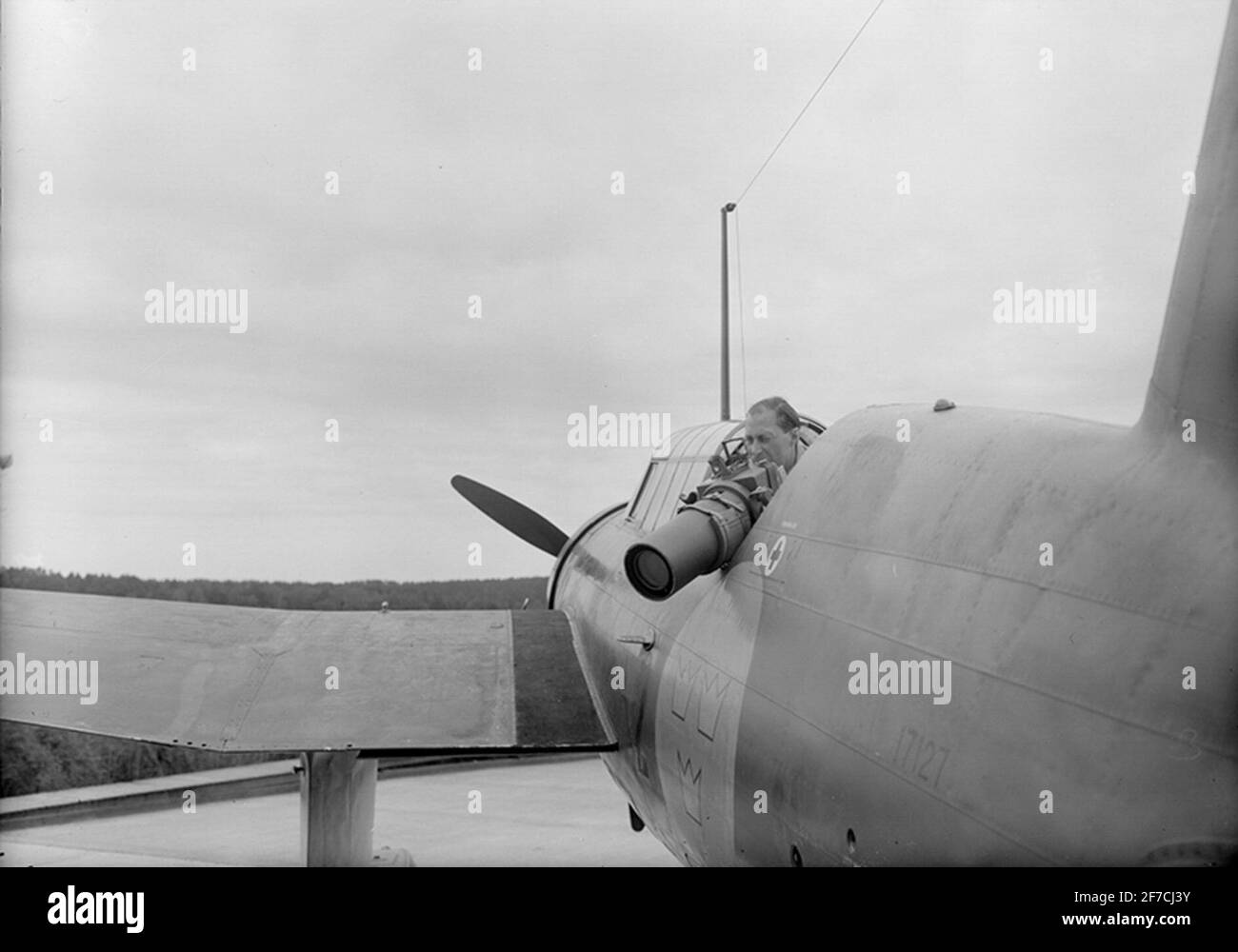 Test of Hand Camera Type 5 with the rubber guide, tilted toward the ...