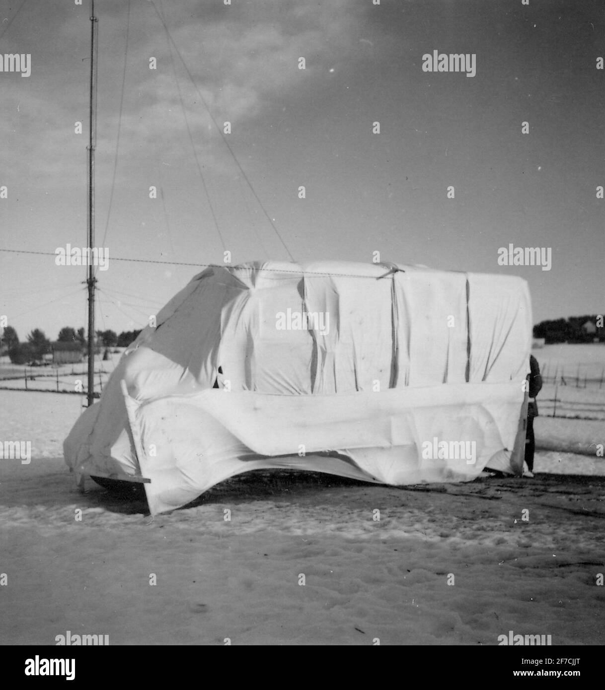 Camouflaged portable market radio at partial boman over, 1938 . camouflaged portable mark radio, TMR, at partial boman over, 1938..Närbild of radio car. Stock Photo