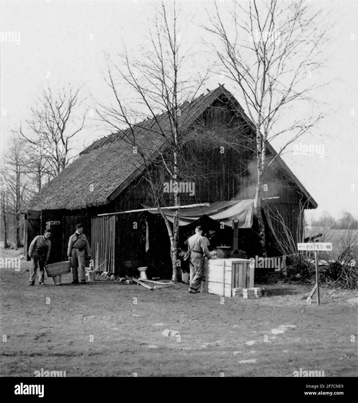 Field kitchen under maneuver, F 2, 1939 field kitchen. Overview of